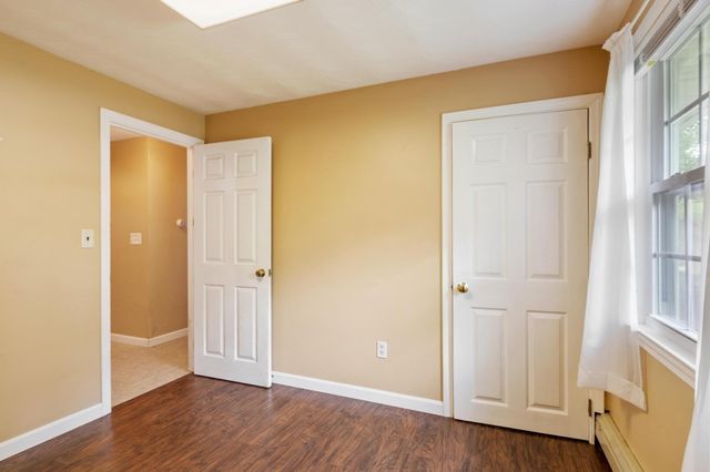 4 Algonquin Rd, Chelmsford, MA 01824