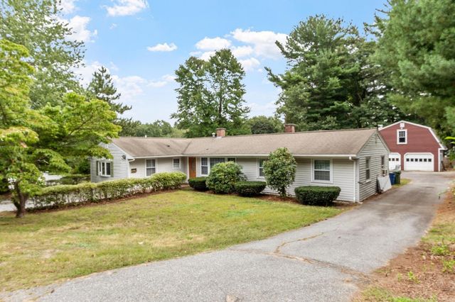 4 Algonquin Rd, Chelmsford, MA 01824