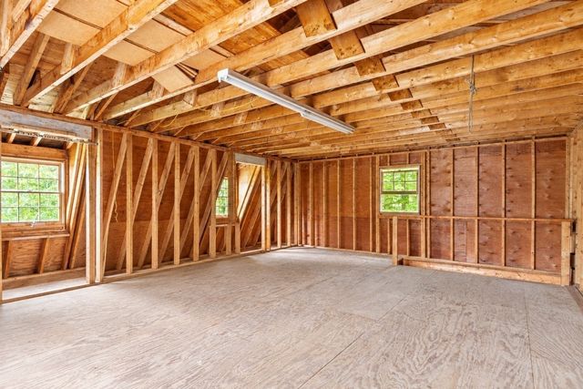 4 Algonquin Rd, Chelmsford, MA 01824