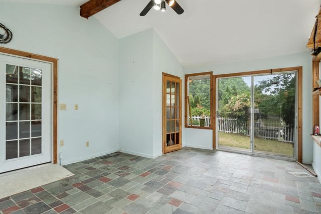 4 Algonquin Rd, Chelmsford, MA 01824