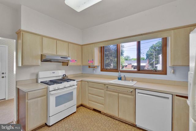 2008 HILLCREST RD, Baltimore, MD 21207