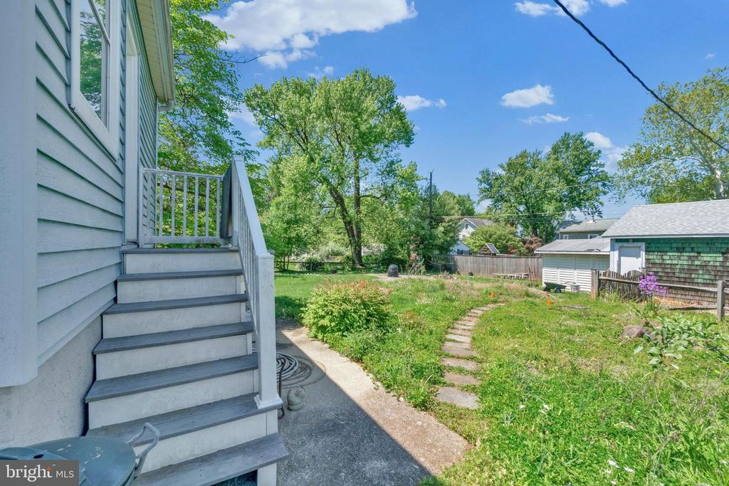 Image 33 of property listing at 2008 HILLCREST RD, Baltimore, MD 21207
