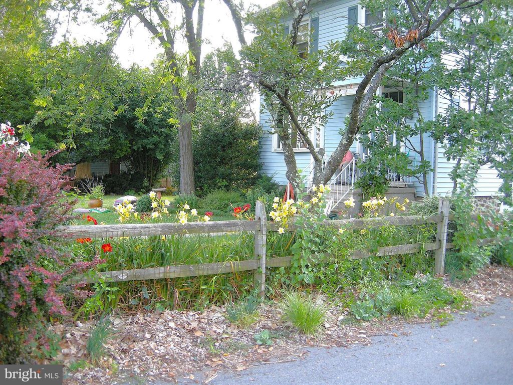 Image 44 of property listing at 2008 HILLCREST RD, Baltimore, MD 21207
