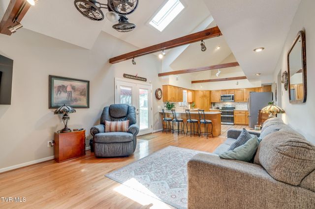 206 Spring Valley Road, Unicoi, TN 37692