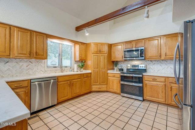 206 Spring Valley Road, Unicoi, TN 37692