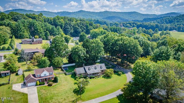 206 Spring Valley Road, Unicoi, TN 37692