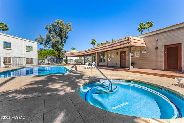 8450 E Old Spanish Trl Apt 106, Tucson, AZ 85710