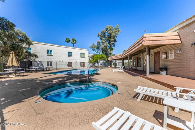 8450 E Old Spanish Trl Apt 106, Tucson, AZ 85710