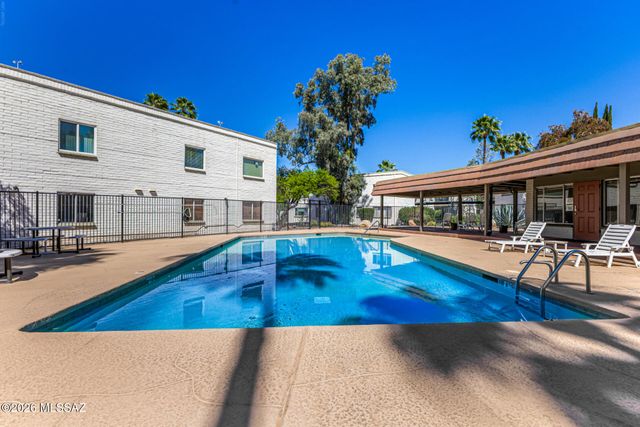 8450 E Old Spanish Trl Apt 106, Tucson, AZ 85710
