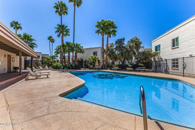 8450 E Old Spanish Trl Apt 106, Tucson, AZ 85710