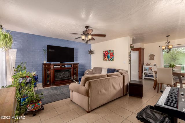 8450 E Old Spanish Trl Apt 106, Tucson, AZ 85710