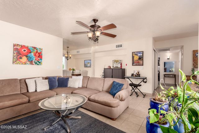 8450 E Old Spanish Trl Apt 106, Tucson, AZ 85710