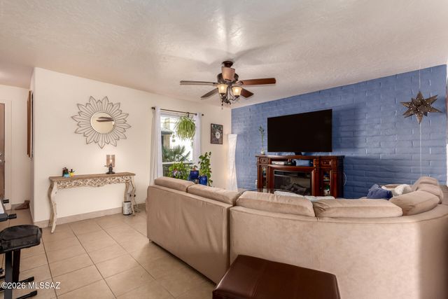 8450 E Old Spanish Trl Apt 106, Tucson, AZ 85710