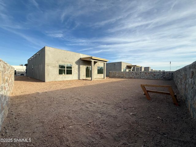 7581 Clarion Way, Las Cruces, NM 88012