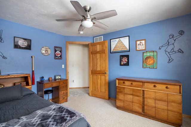 1655 ELK TRAIL COURT, Neenah, WI 54956