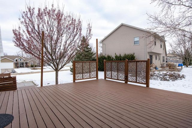 1655 ELK TRAIL COURT, Neenah, WI 54956