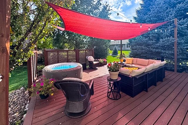 1655 ELK TRAIL COURT, Neenah, WI 54956