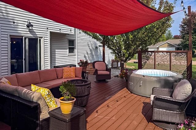 1655 ELK TRAIL COURT, Neenah, WI 54956