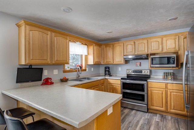 1655 ELK TRAIL COURT, Neenah, WI 54956