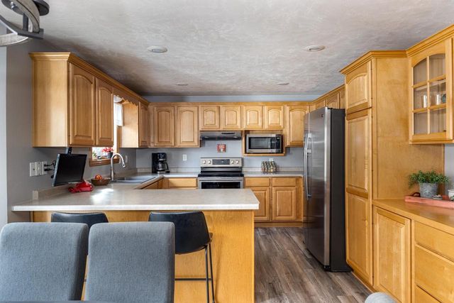 1655 ELK TRAIL COURT, Neenah, WI 54956