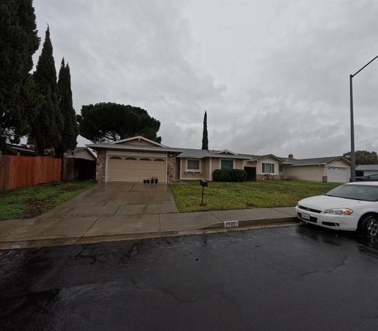 2121 Apricot Ct, Pittsburg, CA 94565