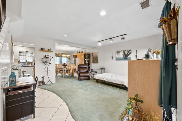 41 W Pond Court, Smithtown, NY 11787