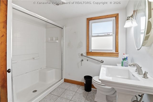 700 Mayflower Drive, Charleston, WV 25311