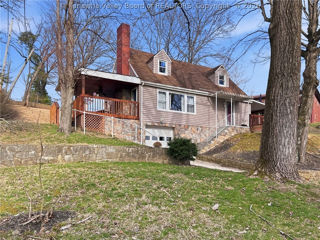 700 Mayflower Drive, Charleston, WV 25311