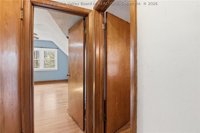 700 Mayflower Drive, Charleston, WV 25311