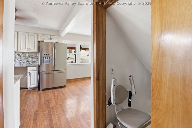 700 Mayflower Drive, Charleston, WV 25311