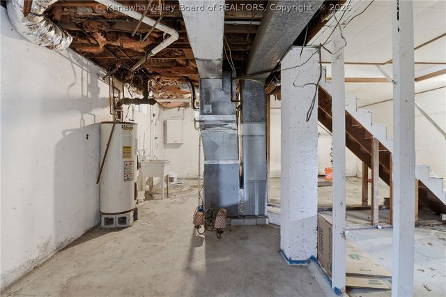 700 Mayflower Drive, Charleston, WV 25311