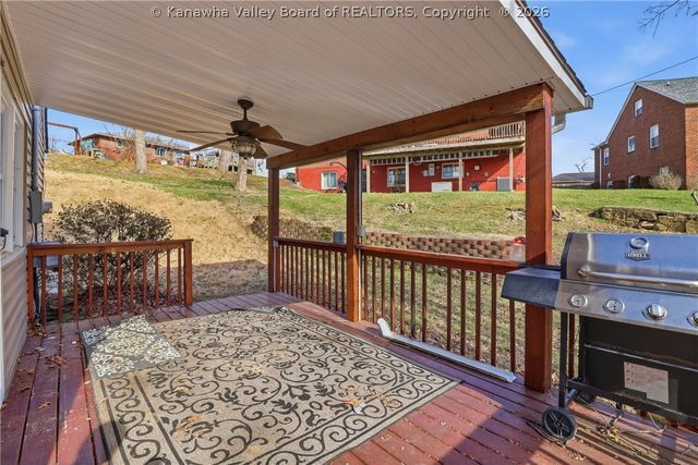 700 Mayflower Drive, Charleston, WV 25311