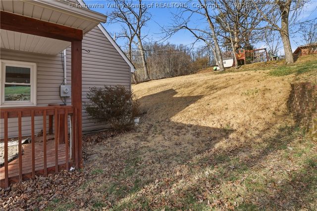 700 Mayflower Drive, Charleston, WV 25311