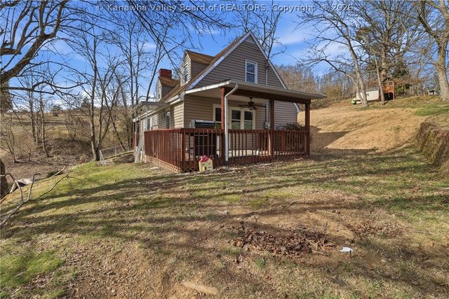 700 Mayflower Drive, Charleston, WV 25311