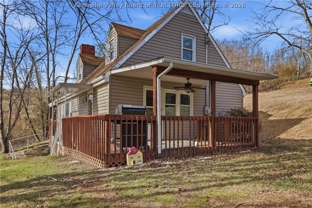 700 Mayflower Drive, Charleston, WV 25311