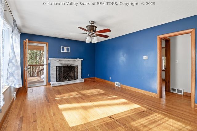 700 Mayflower Drive, Charleston, WV 25311