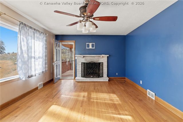 700 Mayflower Drive, Charleston, WV 25311