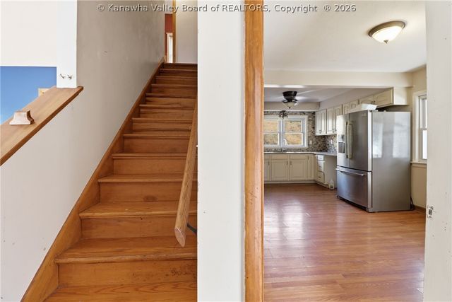 700 Mayflower Drive, Charleston, WV 25311