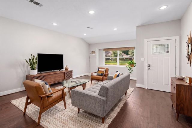 5723 Spellman Road, Houston, TX 77096