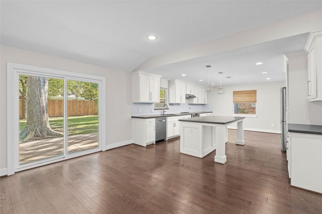 5723 Spellman Road, Houston, TX 77096