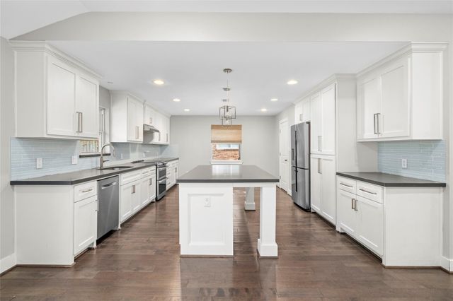 5723 Spellman Road, Houston, TX 77096