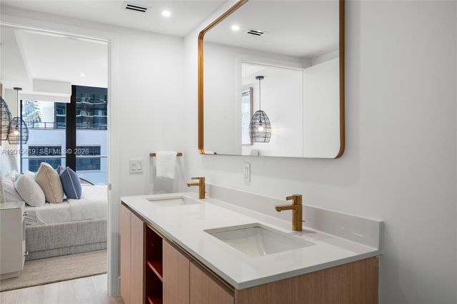 90 NE 32nd 507, Miami, FL 33137