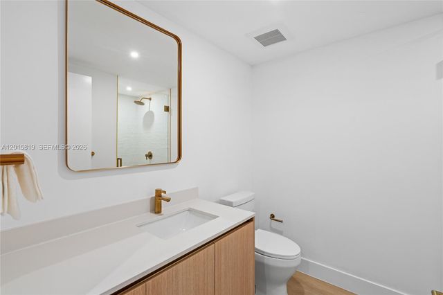 90 NE 32nd 507, Miami, FL 33137