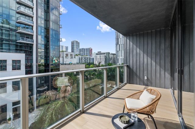90 NE 32nd 507, Miami, FL 33137