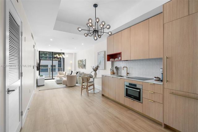 90 NE 32nd 507, Miami, FL 33137