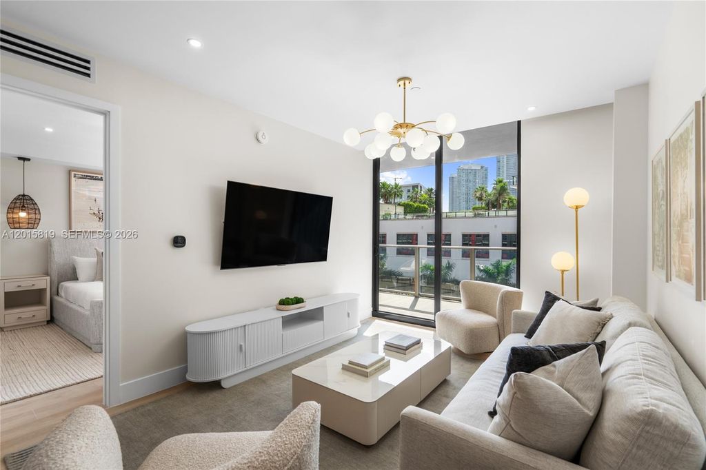 90 NE 32nd 507, Miami, FL 33137