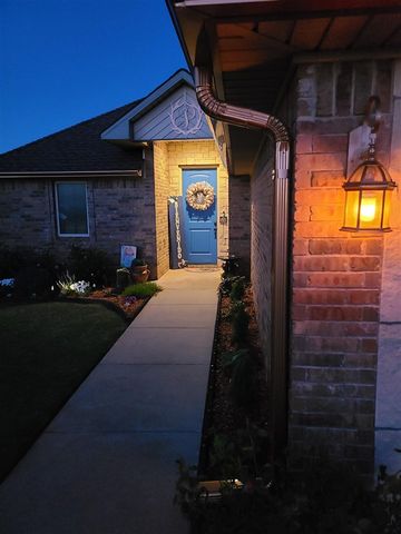 1404 Limestone Way, Elgin, OK 73538