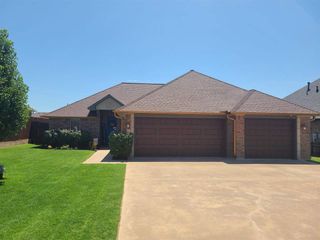 1404 Limestone Way, Elgin, OK 73538