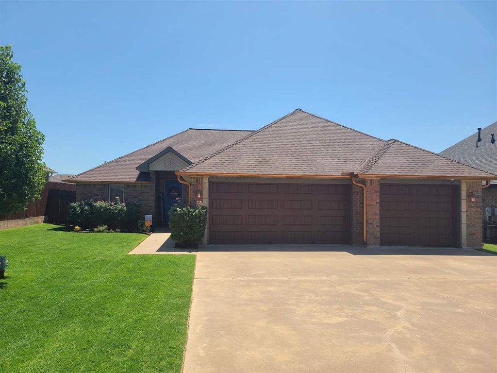 1404 Limestone Way, Elgin, OK 73538