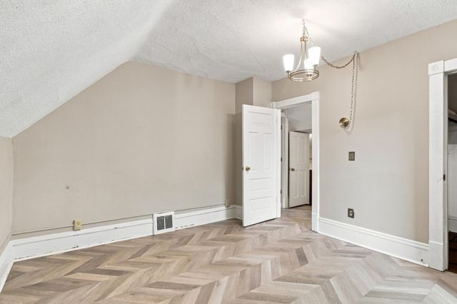190 Annapolis Street E, West Saint Paul, MN 55118